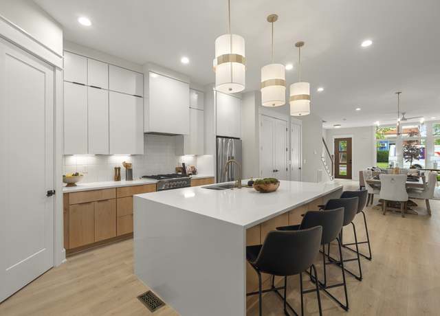 Property at 1713A 14th Ave S, Nashville, TN 37212, 5 beds, 6 baths