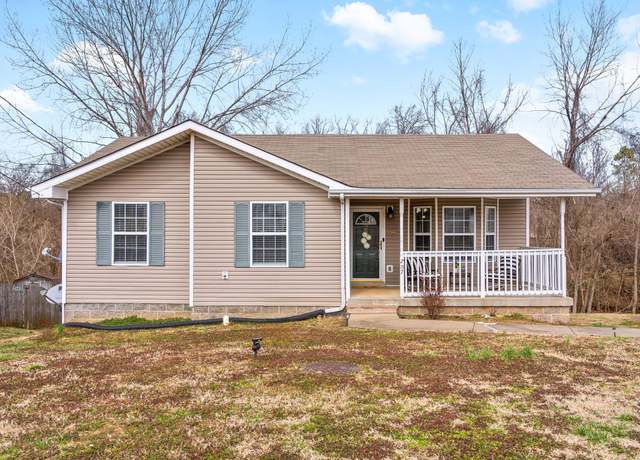 Property at 207 Senator Dr, Clarksville, TN 37042, 3 beds, 2 baths