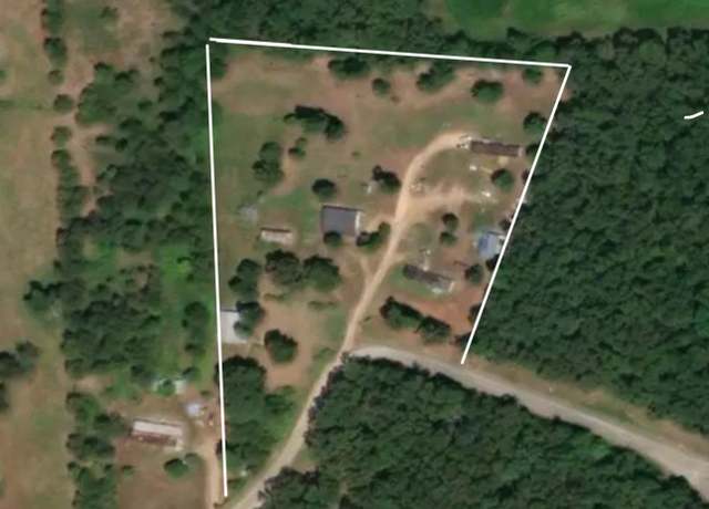 Property at 511 E Big Springs Rd, Lawrenceburg, TN 38464, 3 beds, 2 baths