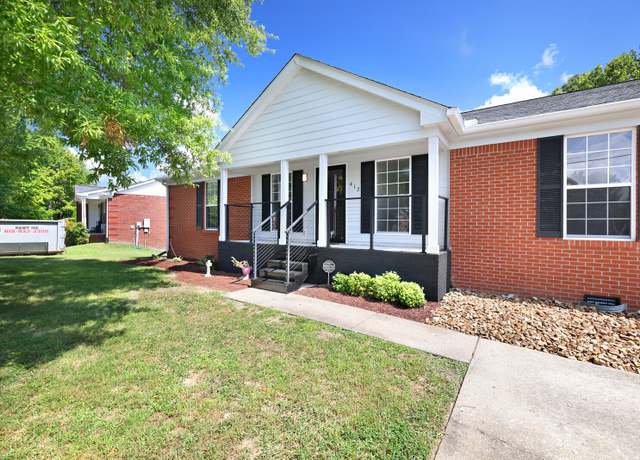Property at 412 Eisenhower Dr, Ashland City, TN 37015, 3 beds, 2 baths