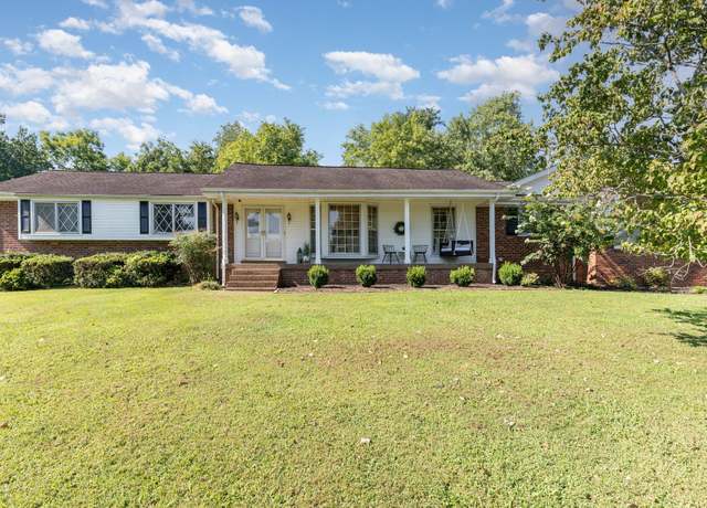 Property at 110 Bay Dr, Hendersonville, TN 37075, 3 beds, 2 baths