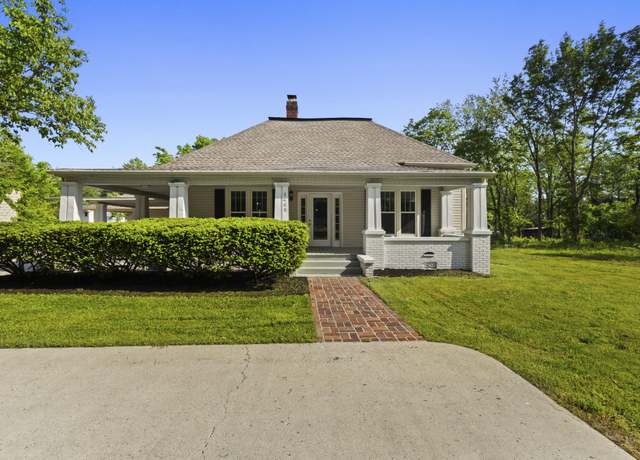 Property at 1405 W Lincoln St, Tullahoma, TN 37388, 3 beds, 2 baths