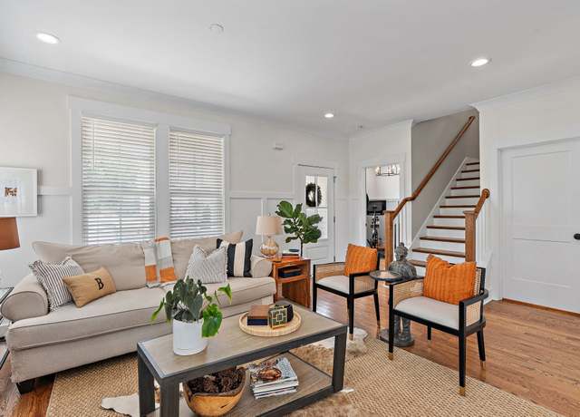 Property at 1624 25th Ave N, Nashville, TN 37208, 3 beds, 2.5 baths