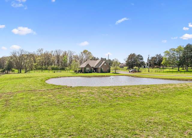 Property at 315 Dixon Rd, Shelbyville, TN 37160, 3 beds, 2 baths
