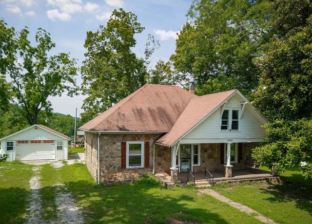 Property at 3908 Lost Creek Rd, Sparta, TN 38583, 4 beds, 1 bath