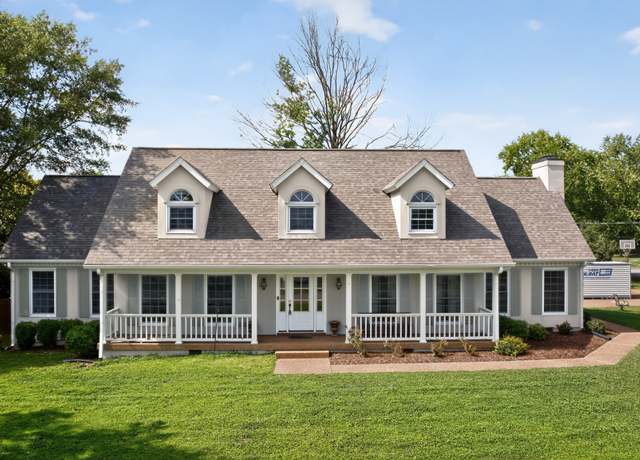 Property at 110 Applewood Valley Dr, Hendersonville, TN 37075, 4 beds, 2.5 baths