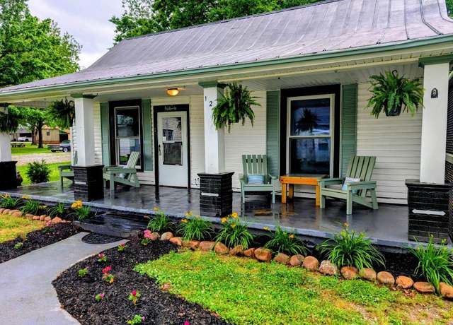 Property at 121 Swann St, Mcminnville, TN 37110, 2 beds, 1 bath