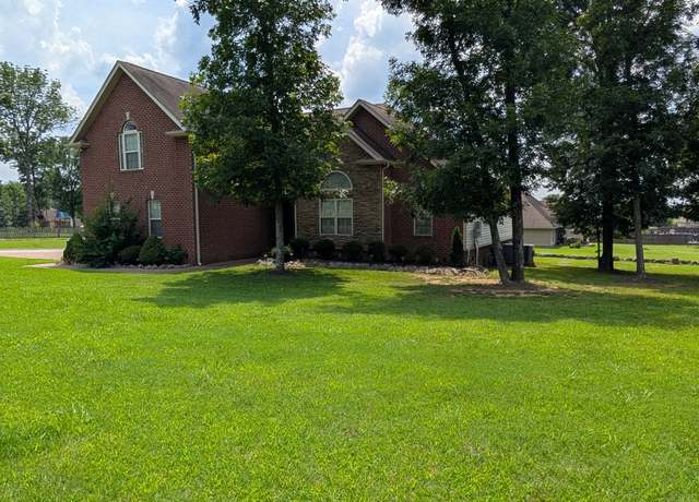 Property at 1002 Legends Way, Lebanon, TN 37090, 4 beds, 3 baths