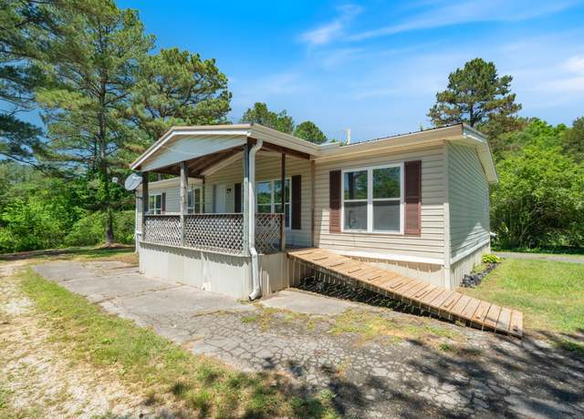 Property at 5772 Highway 438 W, Linden, TN 37096, 3 beds, 2 baths