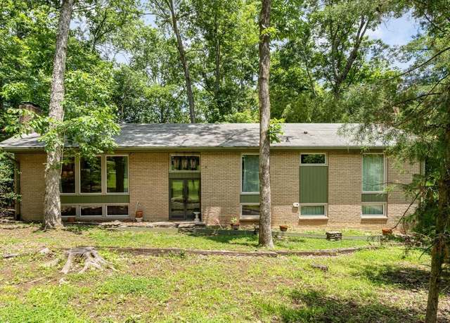 Property at 123 Trail East Dr, Hendersonville, TN 37075, 4 beds, 3 baths