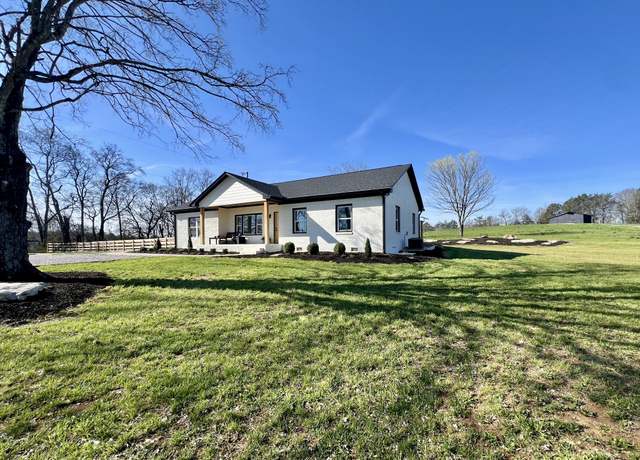 Property at 2250 Elkton Pike, Pulaski, TN 38478, 3 beds, 2 baths