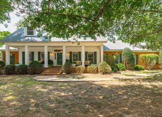 Property at 1120 Inneswood Dr, Gallatin, TN 37066, 3 beds, 2.5 baths