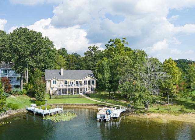 Property at 20 Victoria Way, Crossville, TN 38558, 4 beds, 3.5 baths