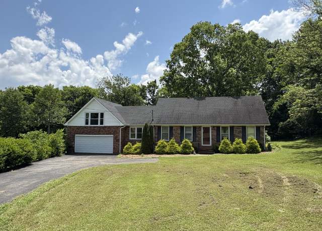 Property at 425 Centennial Ave, Lewisburg, TN 37091, 4 beds, 2.5 baths