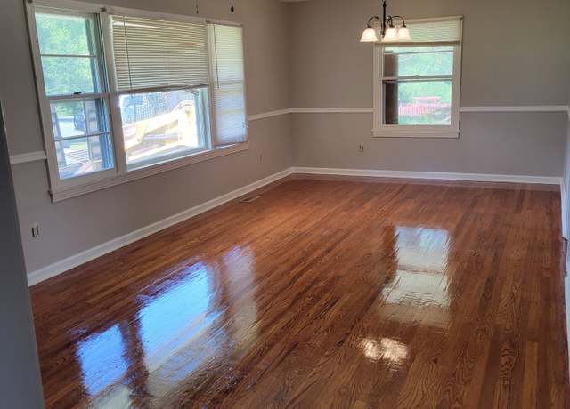 Property at 7 W Bel Air Blvd, Clarksville, TN 37042, 3 beds, 1.5 baths