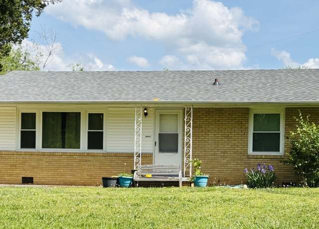 Property at 7 W Bel Air Blvd, Clarksville, TN 37042, 3 beds, 1.5 baths