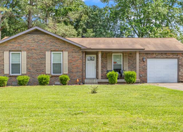 Property at 923 Dominion Dr, Clarksville, TN 37042, 3 beds, 2 baths