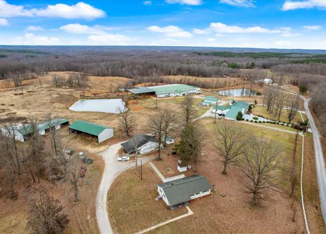 Property at 321 Bellview Rd, Waverly, TN 37185, 6 beds, 4 baths