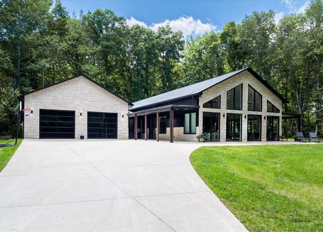 Property at 4945 E Evans Rd, Clarksville, TN 37043, 4 beds, 2.5 baths