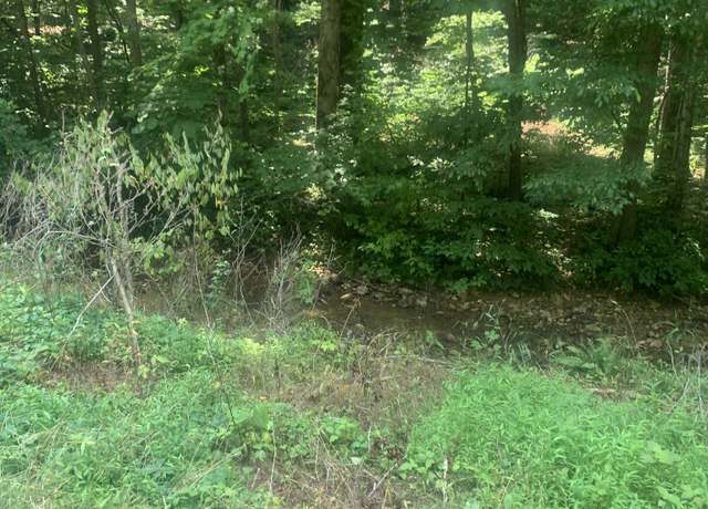 Property at 5 Dogwood Ct, Dickson, TN 37055