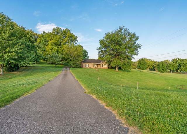 Property at 4115 Murfreesboro Rd, Franklin, TN 37067, 4 beds, 2.5 baths