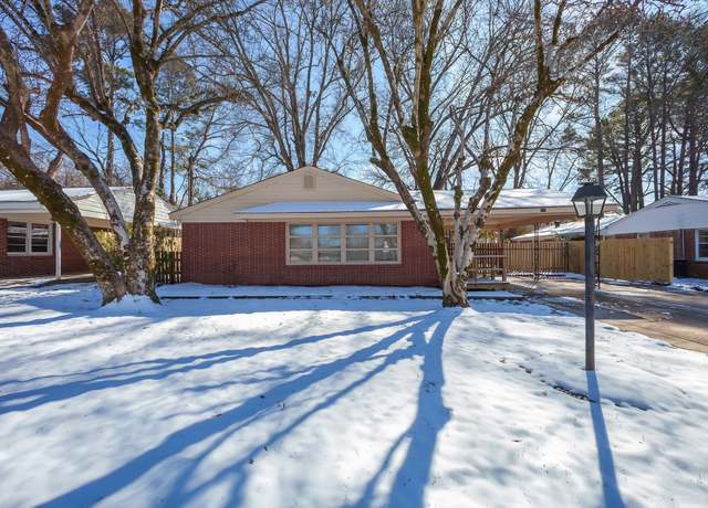 Property at 570 Westmoreland Pl, Jackson, TN 38301, 3 beds, 1 bath
