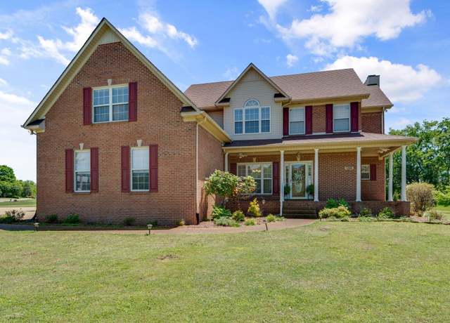 Property at 1326 Charleston Ln, Columbia, TN 38401, 3 beds, 2.5 baths