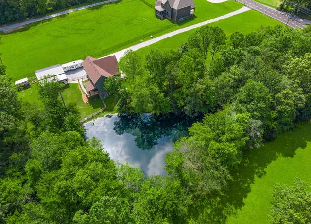 Property at 1415 Southside Rd, Southside, TN 37171, 4 beds, 3.5 baths