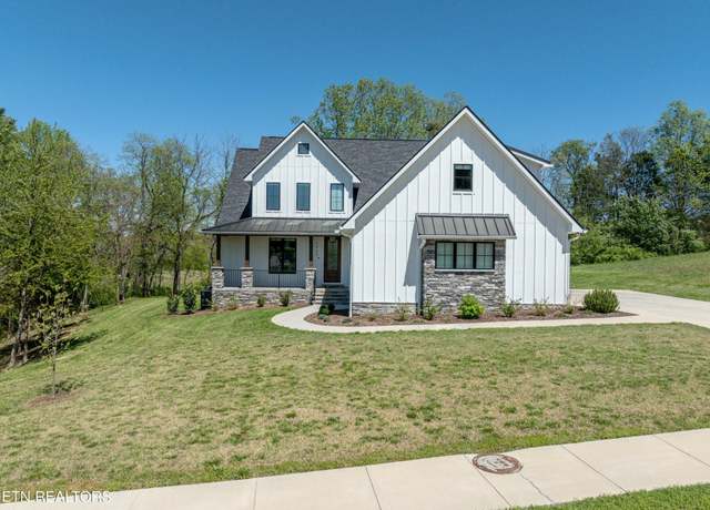 Property at 3422 Helmsley Ct, Maryville, TN 37803, 5 beds, 4 baths