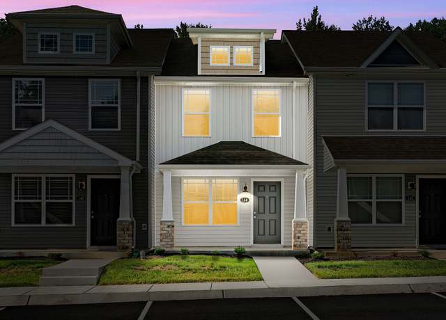 Property at 144 Davis Ridge Ln, Clarksville, TN 37040, 2 beds, 2.5 baths