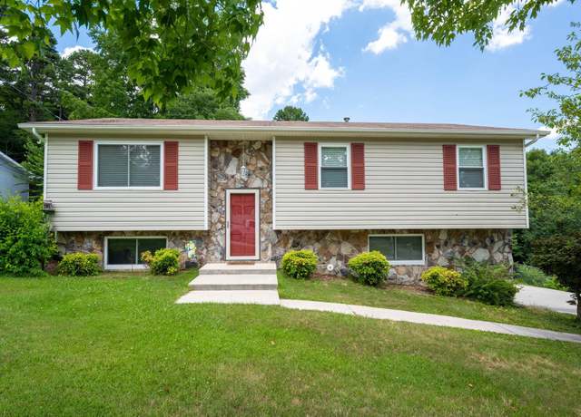 Property at 1107 Copperwood Dr, Hixson, TN 37343, 3 beds, 2 baths