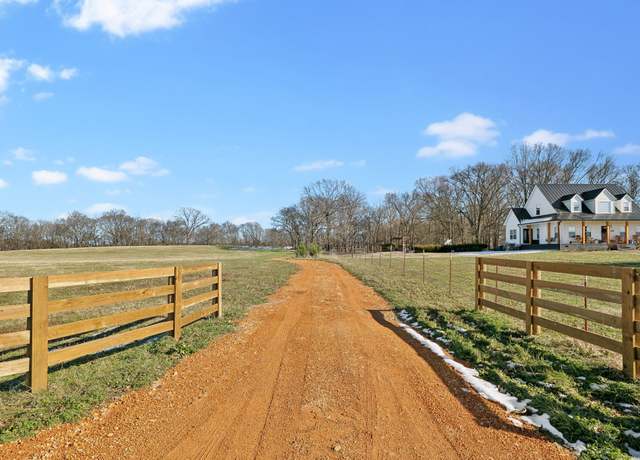 Property at 9 Old Zion Rd, Columbia, TN 38401