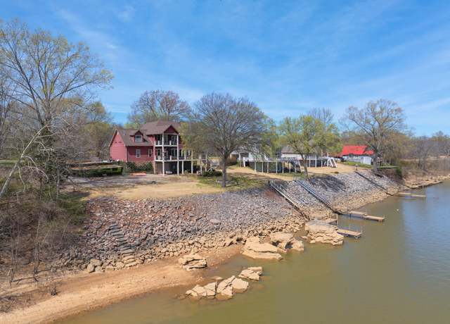 Property at 180 Shoreline Ln, Saltillo, TN 38370, 4 beds, 4 baths
