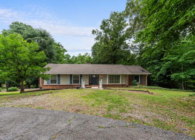 Property at 544 Indian Lake Rd, Hendersonville, TN 37075, 4 beds, 3 baths