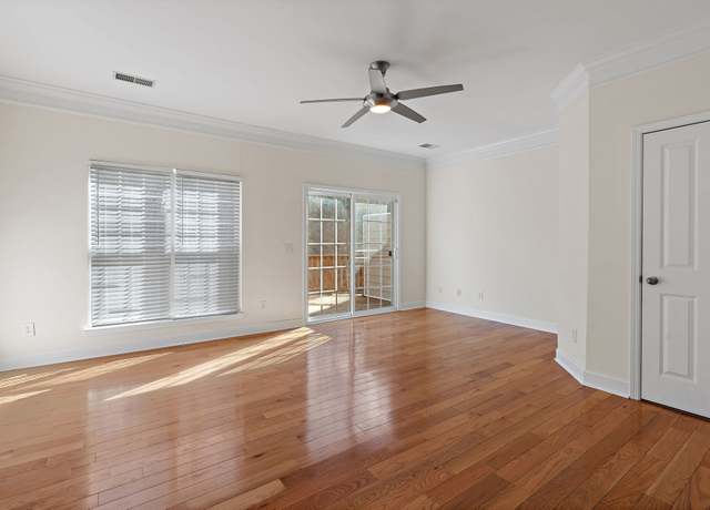 Property at 8644 Gauphin Pl, Nashville, TN 37211, 2 beds, 2.5 baths