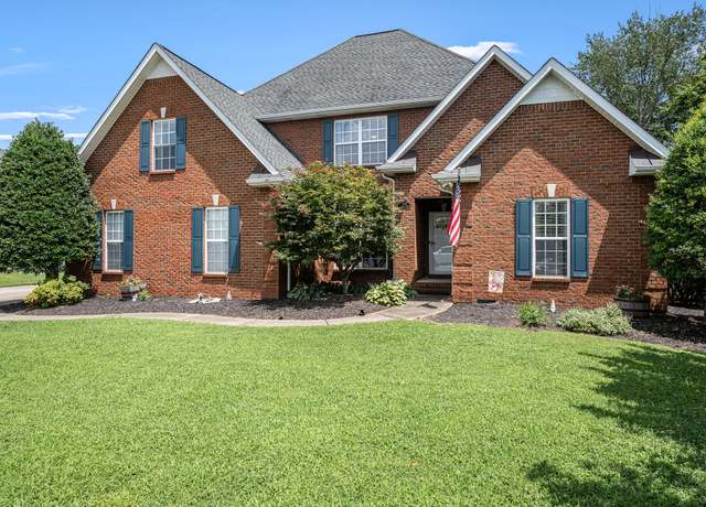 Property at 2216 Westwood Dr, Murfreesboro, TN 37130, 4 beds, 3 baths