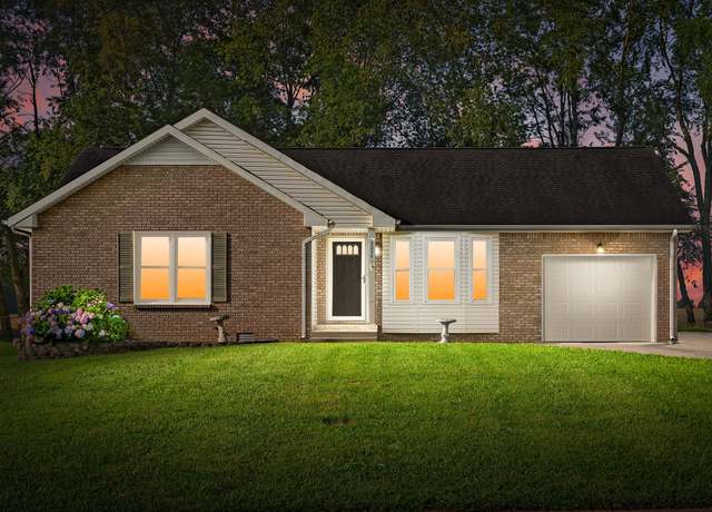 Property at 3230 S Senseney Cir, Clarksville, TN 37042, 3 beds, 2 baths
