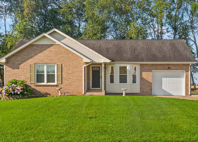 Property at 3230 S Senseney Cir, Clarksville, TN 37042, 3 beds, 2 baths