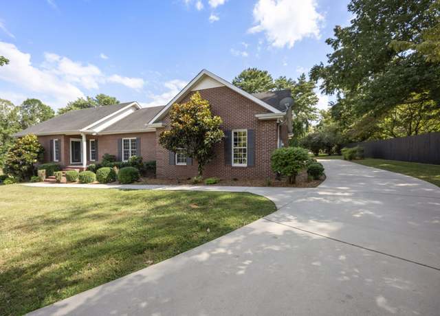 Property at 318 Tulip Tree Trl, Estill Springs, TN 37330, 3 beds, 2 baths