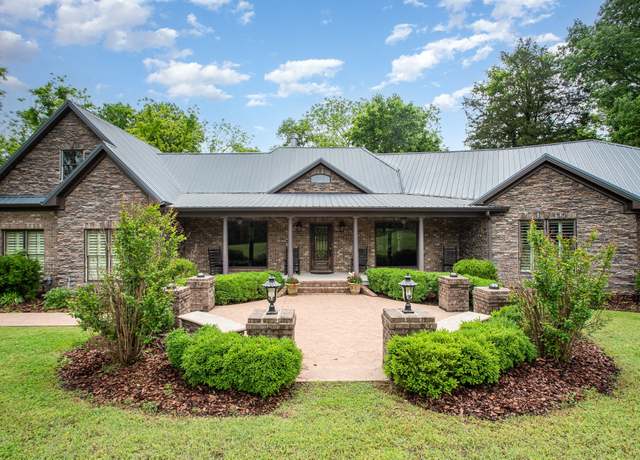 Property at 884 Pinnacle Hill Rd, Kingston Springs, TN 37082, 4 beds, 3.5 baths
