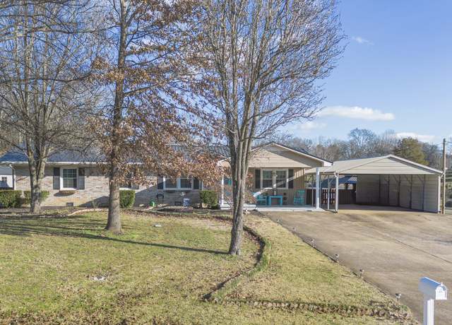 Property at 209 Glendale Dr, Pulaski, TN 38478, 3 beds, 2 baths