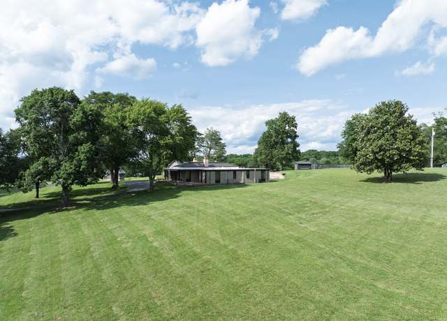 Property at 3307 Murphy Ln, Columbia, TN 38401, 4 beds, 5.5 baths