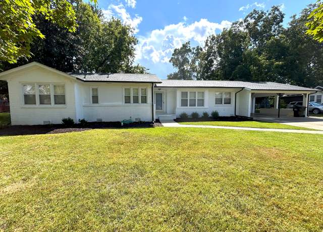 Property at 210 Grandview Dr, Murfreesboro, TN 37130, 4 beds, 2 baths