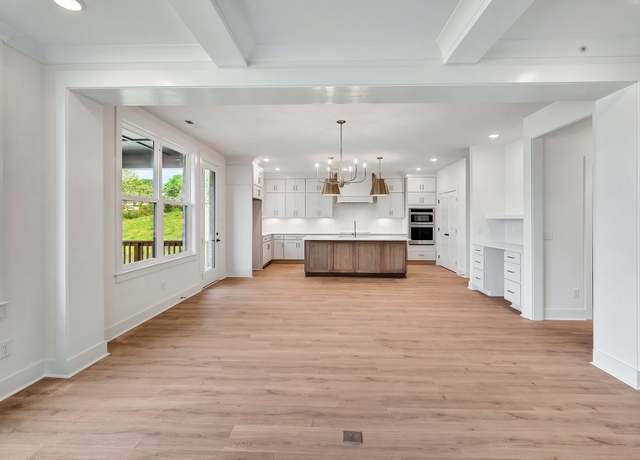 Property at 169 Willow Bend Dr, Hendersonville, TN 37075, 4 beds, 3.5 baths