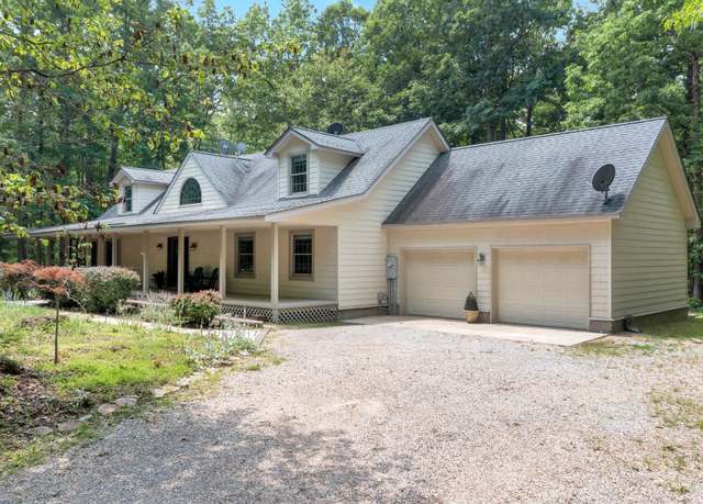 Property at 891 Deepwoods Rd, Sewanee, TN 37375, 3 beds, 2.5 baths