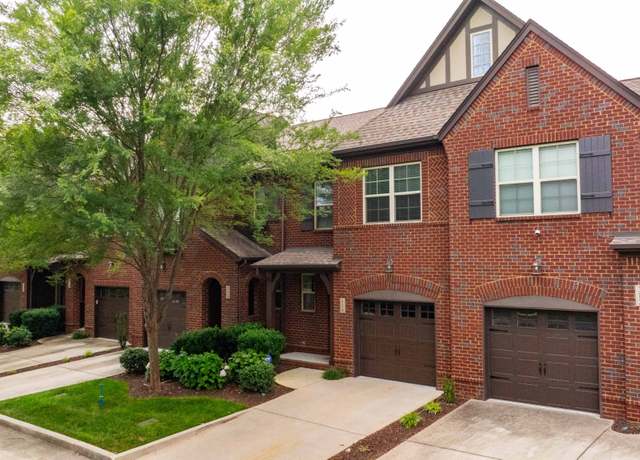 Property at 314 Coronado Circle Pvt, Hendersonville, TN 37075, 3 beds, 2.5 baths