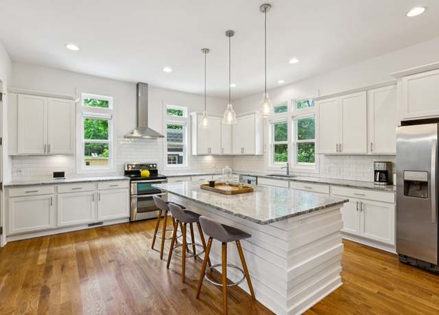 Property at 1800A Tammany Dr, Nashville, TN 37216, 3 beds, 2.5 baths
