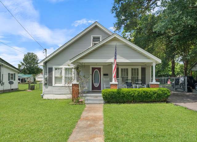Property at 315 W Linden Ave, Hohenwald, TN 38462, 3 beds, 2 baths