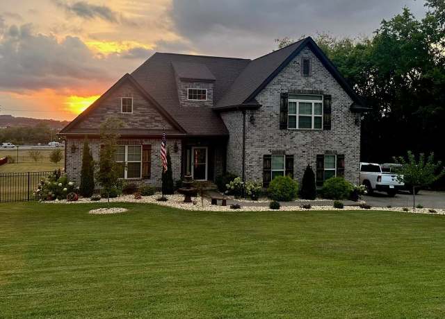 Property at 1080 Old Laguardo Rd E, Lebanon, TN 37087, 3 beds, 3 baths