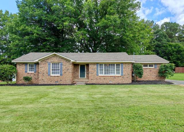 Property at 340 Westwood Dr, Huntingdon, TN 38344, 3 beds, 2 baths
